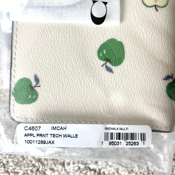 Coach Apple Print Tech Wallet Wristlet White Green Mulipocket Designer Gold - Picture 5 of 8